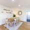 Akoya House 122 Tomaree Rd Pet friendly linen air conditioning WiFi and boat parking