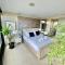 The Beach Hytte - Stunning Sea View Penthouse - Bournemouth
