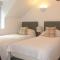 Coot Cottage - holiday house with fantastic lake views