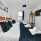 CityWharf Lodge - Fully Furnished Home With Free Parking, WiFi, Netflix