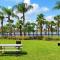 Lakeview Condo Directly Next To Pool Near WDW - 奥兰多