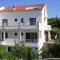 Apartments with a parking space Jelsa, Hvar - 5703 - Jelsa