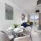Town Center 2 bed Serviced Apartment 08 with parking, Surbiton By 360Stays - Surbiton
