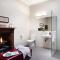 Maple - quaint cottage with fireplace and spa