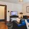 Rose Court Apartments "Aristone"
