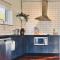 Rose Court Apartments "Aristone"