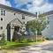 Cozy Condo with Magic Mountain Ski-In Access!