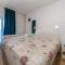 Apartments by the sea Brist, Makarska - 15714