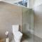 Cliff House Cottage - Modern Metung Retreat