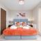 Town Center 4 Bedroom 4 bathroom Hse with Parking Slough By 360Stays