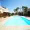 Central Pool-Side 2 Bedroom Apartment in Paphos - بافوس