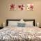 *Welcoming Cary Townhome*King Bed*Long Term Stays*