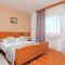 Rooms with a parking space Grabovac, Plitvice - 17419