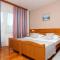 Rooms with a parking space Grabovac, Plitvice - 17419