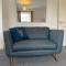 Spacious 3 bed flat a stones throw from the beach