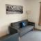Spacious 3 bed flat a stones throw from the beach