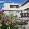 Arte Golf Apartment