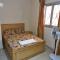 CHAMBRES PRIVEES CLIMATISEES-DOUCHES PERSONNELLES-NEFLIX-SALON