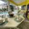The Yellow Home amazing lake view - ليهاي أكريس