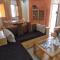 CHAMBRES PRIVEES CLIMATISEES-DOUCHES PERSONNELLES-NEFLIX-SALON