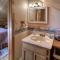 Bristol Head Acres Rustic Cabin