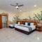 Plaza Luna Suites