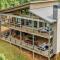 NEW Modern Cabin! 2 Large Decks, Hot Tub, Sleeps 8 - إليجاي