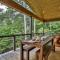 NEW Modern Cabin! 2 Large Decks, Hot Tub, Sleeps 8 - Ellijay