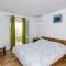 Family friendly seaside apartments Dingac - Borak, Peljesac - 18060 - Potomje