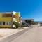 Apartments with a parking space Vir - 18131