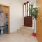 Apartments by the sea Pisak, Omis - 18141 - Mimice