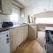 Lovely 6 Berth Caravan For Hire At Naze Marine Park In Essex Ref 17316bw - Walton-on-the-Naze