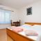 Double Room Split 17766a