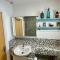 Bright 1 double bed apartment near Cabot Circus
