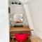 Bright 1 double bed apartment near Cabot Circus