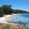 Dutchies Sand & Sea Beach House - easy walk to the beach