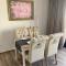 Beach front High End apartment, direct sea views. - مارسالفورن