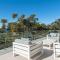 The Family Entertainer - with sweeping water views