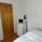 Large Double Bedroom with free on site parking - Kingston upon Thames