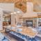 Pelican Crest - Meredith Lodging