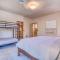 Pelican Crest - Meredith Lodging