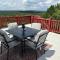 Entire 2br 2ba hilltop view home Sleeps 8 pets 4 acres Jacuzzi Central AC Kingbeds Free Wifi-Parking Kitchen WasherDryer Starry Terrace Two Sunset Dining Patios Grill Stovetop Oven Fridge OnsiteWoodedHiking Wildlife CoveredPatio4pets & Birds Singing!