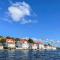 Gorgeous Home In Farsund With Kitchen - 法尔松