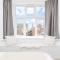 The White House - Lux Southbourne beach 3 bed stay