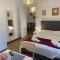 Rooms in San Domenico Maggiore 3