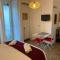 Rooms in San Domenico Maggiore 3