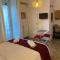 Rooms in San Domenico Maggiore 3