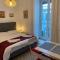 Rooms in San Domenico Maggiore 3