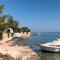 Charming new house on islandfew steps from the sea