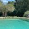 FUVOLEA, Maison de vacances à 15 min du centre d'Aix-en-Provence, piscine chauffée en saison - jardin - parking privé gratuit - Fuveau